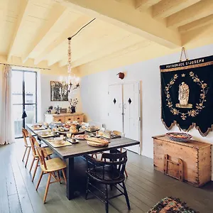 https://la-pension.hotels-rhonealpes.com