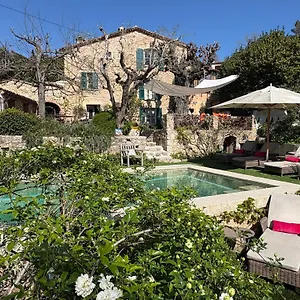 Couette-café Les Rosées, Mougins